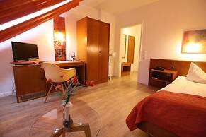 Arador-City Hotel
