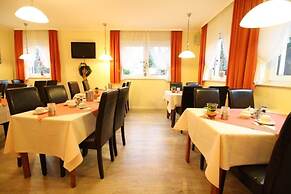 Arador-City Hotel