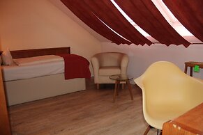 Arador-City Hotel