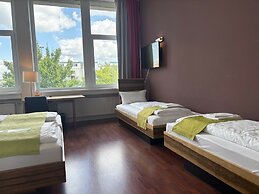 AMH Airport-Messe-Hotel