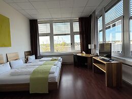 AMH Airport-Messe-Hotel