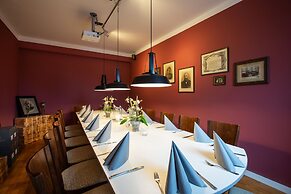 Hotel, Restaurant und Weinhandel Weinbek