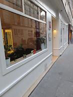 Mary's Hotel République