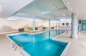 Hotel Living Water Resort And Spa, Collingwood, Canada - Lowest Rate 