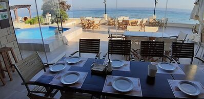 Irides Luxury Studios & Apartments