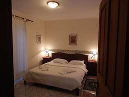 Irides Luxury Studios & Apartments