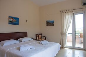 Irides Luxury Studios & Apartments