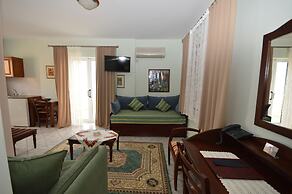 Irides Luxury Studios & Apartments