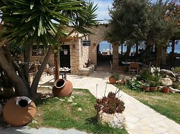 Irides Luxury Studios & Apartments