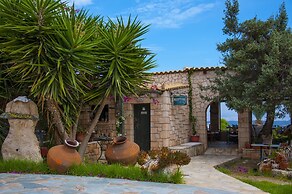 Irides Luxury Studios & Apartments