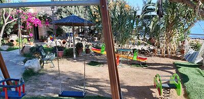 Irides Luxury Studios & Apartments