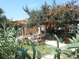 Irides Luxury Studios & Apartments