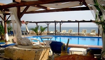 Irides Luxury Studios & Apartments