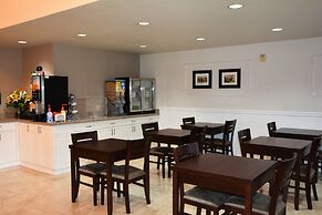 FairBridge Inn & Suites Dupont