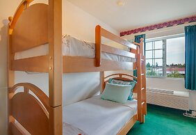 FairBridge Inn & Suites Dupont