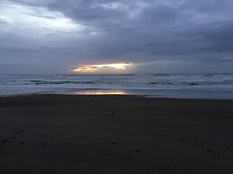 Sandcastle Beachfront Motel