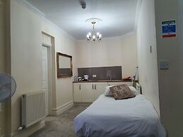 Trivelles Park Hotel