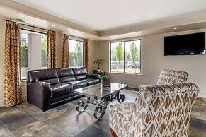 Econo Lodge Inn & Suites