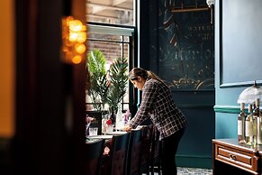 The Wellington Hotel