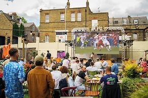 The Drayton Court Hotel