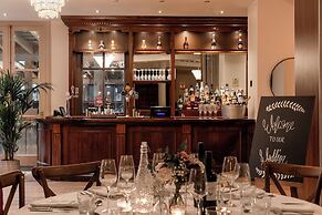 The Drayton Court Hotel