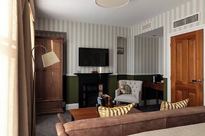 The Drayton Court Hotel