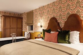 The Drayton Court Hotel