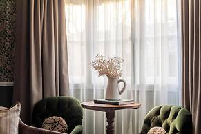 The Drayton Court Hotel