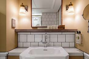 The Drayton Court Hotel