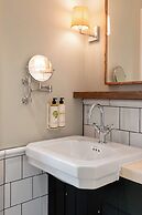 The Drayton Court Hotel