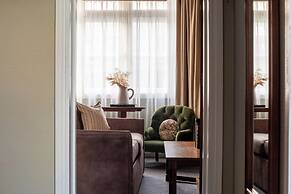 The Drayton Court Hotel