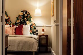 The Drayton Court Hotel