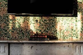 The Drayton Court Hotel