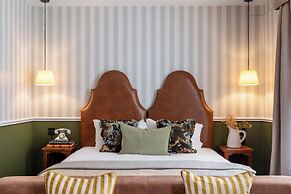 The Drayton Court Hotel