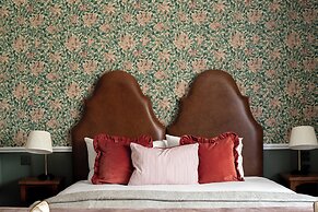 The Drayton Court Hotel