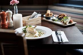 The Drayton Court Hotel