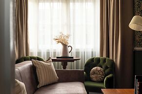 The Drayton Court Hotel