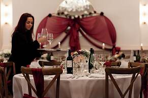 The Drayton Court Hotel