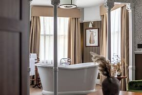 The Drayton Court Hotel