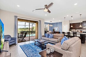 Spacious, Perfect Home for Orlando Getaway, Large Pool and Gameroom! #