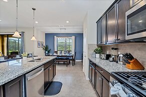 Spacious, Perfect Home for Orlando Getaway, Large Pool and Gameroom! #