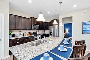 Spacious, Perfect Home for Orlando Getaway, Large Pool and Gameroom! #