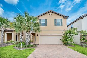 Spacious, Perfect Home for Orlando Getaway, Large Pool and Gameroom! #