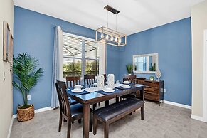 Spacious, Perfect Home for Orlando Getaway, Large Pool and Gameroom! #