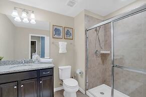 Spacious, Perfect Home for Orlando Getaway, Large Pool and Gameroom! #