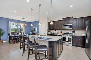 Spacious, Perfect Home for Orlando Getaway, Large Pool and Gameroom! #