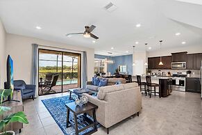 Spacious, Perfect Home for Orlando Getaway, Large Pool and Gameroom! #