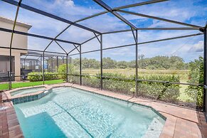 Spacious, Perfect Home for Orlando Getaway, Large Pool and Gameroom! #