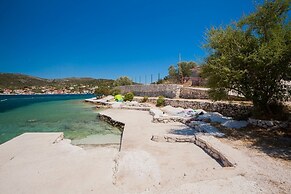 A4 - Modern apt w. Terrace, 3 min Walk to Beach