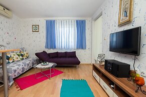 A4 - Modern apt w. Terrace, 3 min Walk to Beach